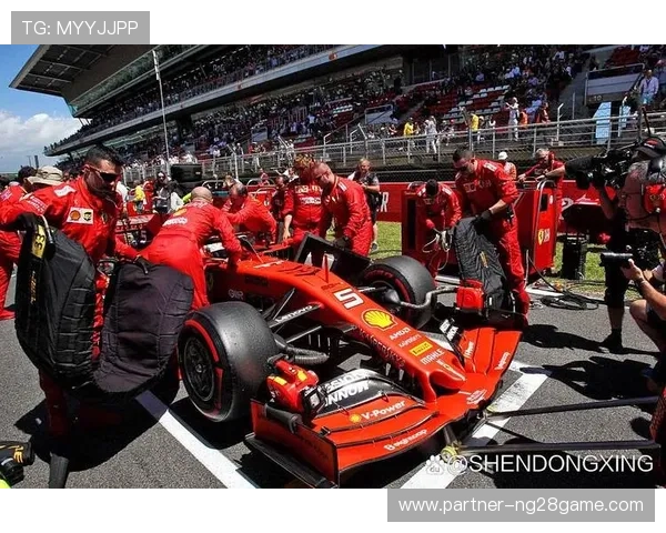 F1赛场风云再起各车队激烈角逐新赛季冠军悬念全面升级引发全球关注